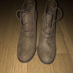 ✨✨Women’s Ankle Booties ✨✨ size 7.5